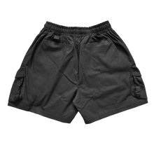 Load image into Gallery viewer, M692 Above Knee Cargo Shorts in Black Sunday
